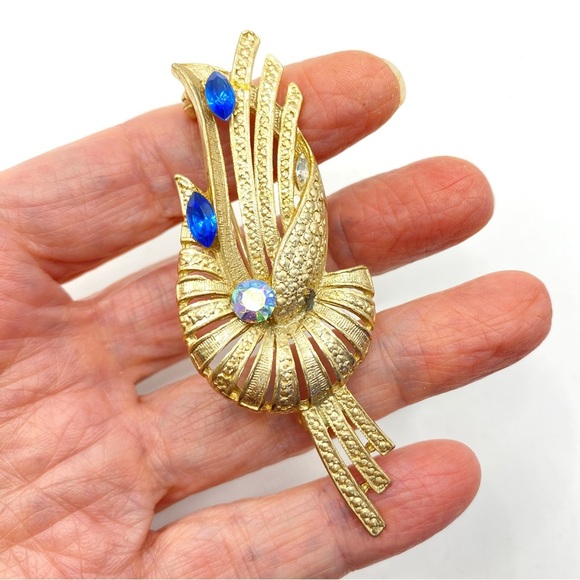 Vintage Gold Tone Blue Rhinestone Brooch - Picture 1 of 7